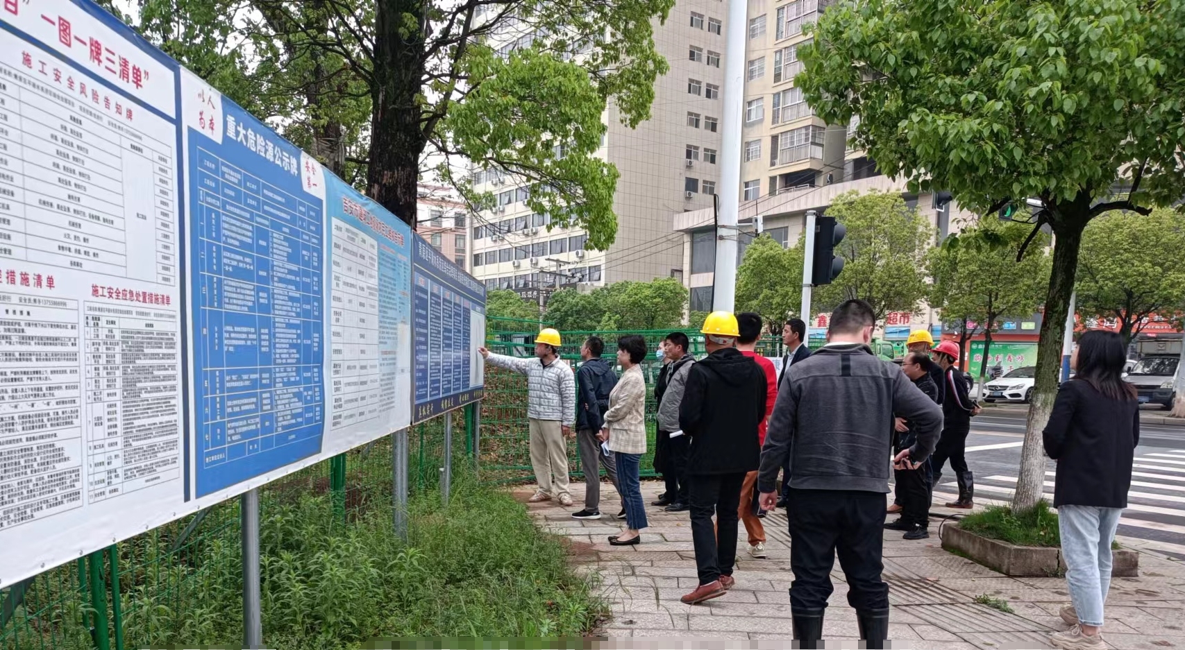 省防汛、吉安市政府等領(lǐng)導(dǎo)到平湖澇區(qū)檢查工作